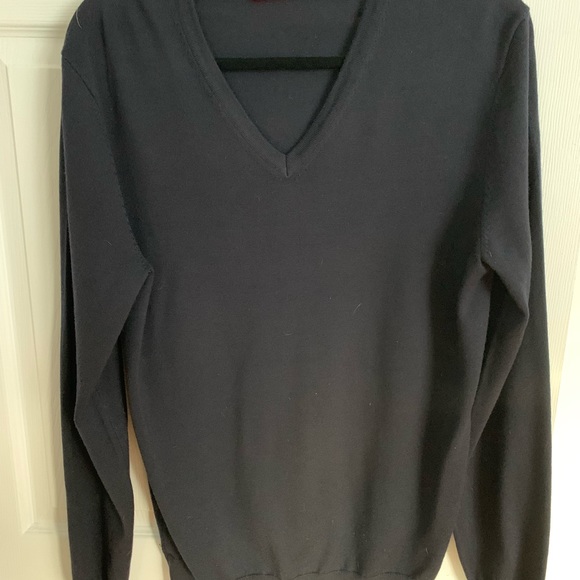 Hugo Boss 100% virgin wool , almost New - Picture 1 of 4